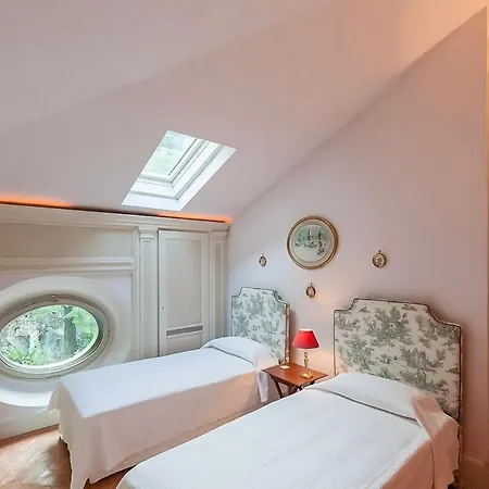 A Spectacular Located Next To The Romantic Clos De Mur Holiday home Blevio
