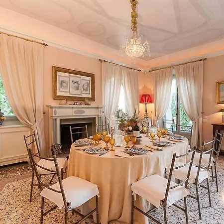 A Spectacular Located Next To The Romantic Clos De Mur Holiday home Blevio